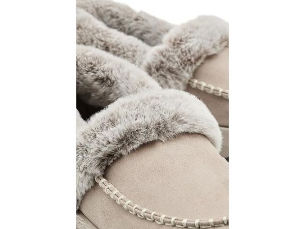 BOBS from SKECHERS Cozy Kiss - Snug Stitch BOBS from SKECHERS Cozy Kiss - Snug Stitch