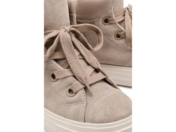 Converse Chuck Taylor All Star Elements Boots Cozy Mid Top Converse Chuck Taylor All Star Elements Boots Cozy Mid Top