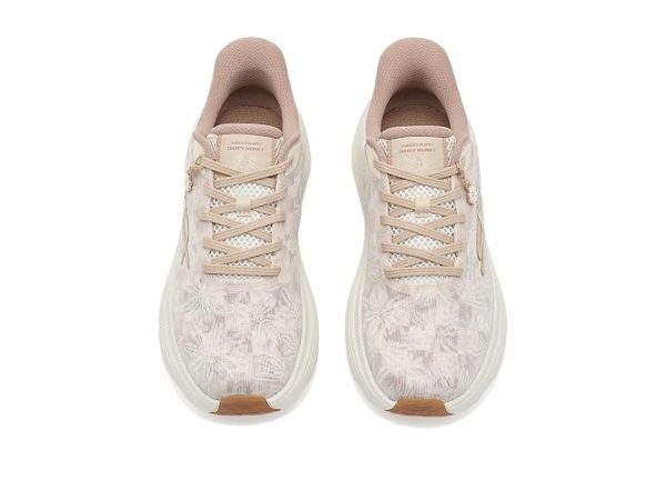 SKECHERS Hands Free Slip-Ins Max Cushioning Endeavour Daisy Burst SKECHERS Hands Free Slip-Ins Max Cushioning Endeavour Daisy Burst