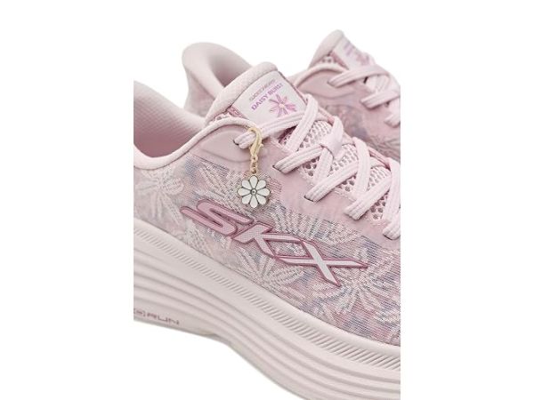 SKECHERS Hands Free Slip-Ins Max Cushioning Endeavour Daisy Burst SKECHERS Hands Free Slip-Ins Max Cushioning Endeavour Daisy Burst