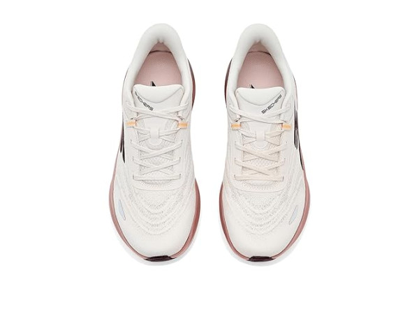 SKECHERS Aero Spark