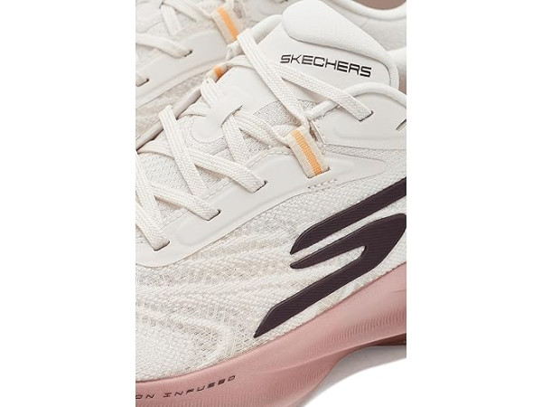 SKECHERS Aero Spark