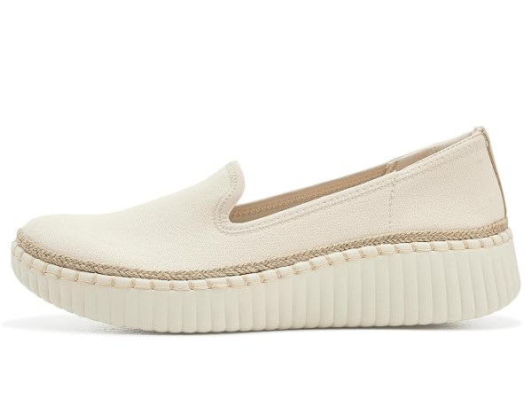 SKECHERS Wilshire Blvd - Be My Muse SKECHERS Wilshire Blvd - Be My Muse