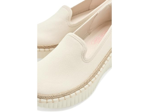 SKECHERS Wilshire Blvd - Be My Muse SKECHERS Wilshire Blvd - Be My Muse