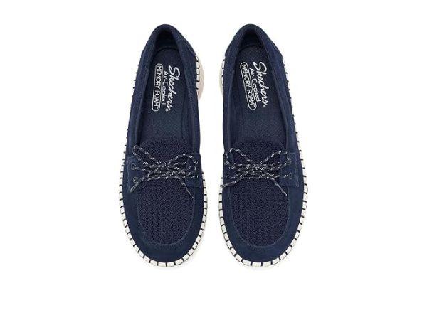SKECHERS Wilshire Blvd - Feeling Coy SKECHERS Wilshire Blvd - Feeling Coy