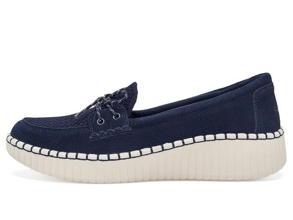 SKECHERS Wilshire Blvd - Feeling Coy SKECHERS Wilshire Blvd - Feeling Coy