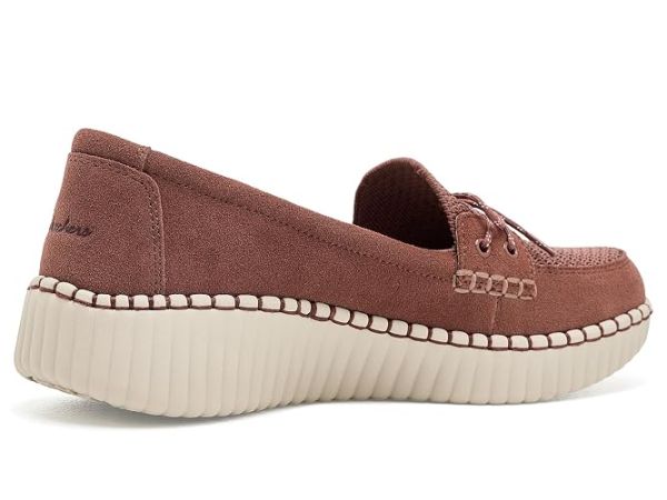 SKECHERS Wilshire Blvd - Feeling Coy SKECHERS Wilshire Blvd - Feeling Coy