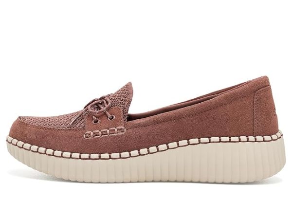 SKECHERS Wilshire Blvd - Feeling Coy SKECHERS Wilshire Blvd - Feeling Coy