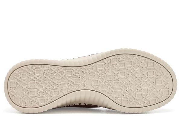 SKECHERS Wilshire Blvd - Feeling Coy SKECHERS Wilshire Blvd - Feeling Coy