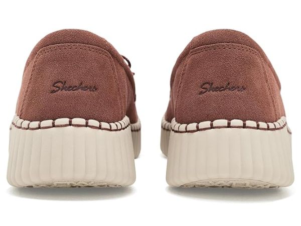 SKECHERS Wilshire Blvd - Feeling Coy SKECHERS Wilshire Blvd - Feeling Coy