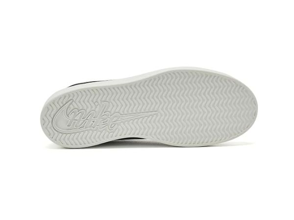 Nike Court Heritage