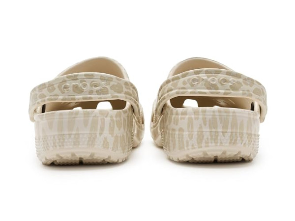 Crocs Classic Clog - Seasonal Graphic Crocs Classic Clog - Seasonal Graphic
