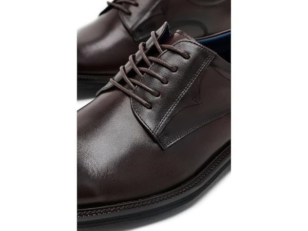 Steve Madden Buckner