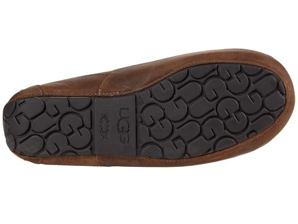 UGG Ascot
