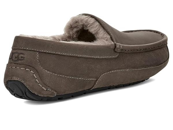 UGG Ascot