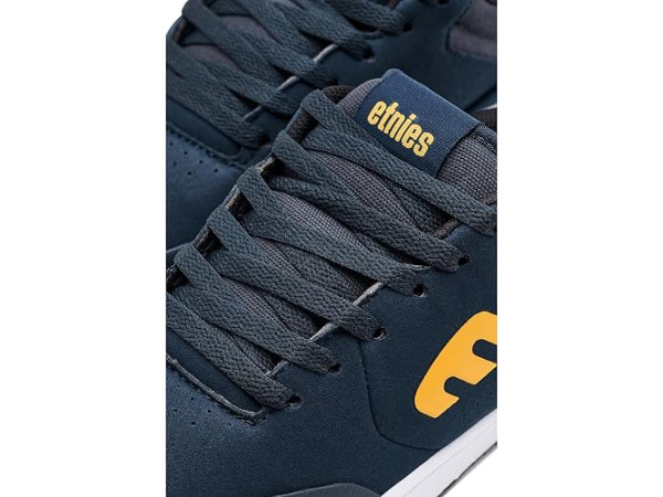 etnies Marana