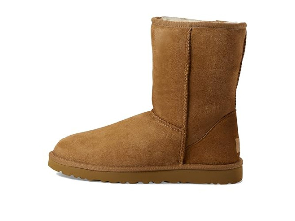 UGG Classic Short II