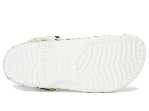 Crocs Classic Clogs - Seasonal Graphic Crocs Classic Clogs - Seasonal Graphic