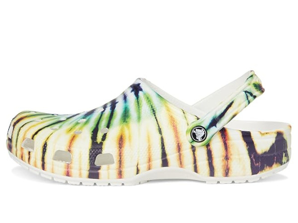 Crocs Classic Clogs - Seasonal Graphic Crocs Classic Clogs - Seasonal Graphic