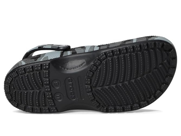Crocs Classic Clogs - Seasonal Graphic Crocs Classic Clogs - Seasonal Graphic