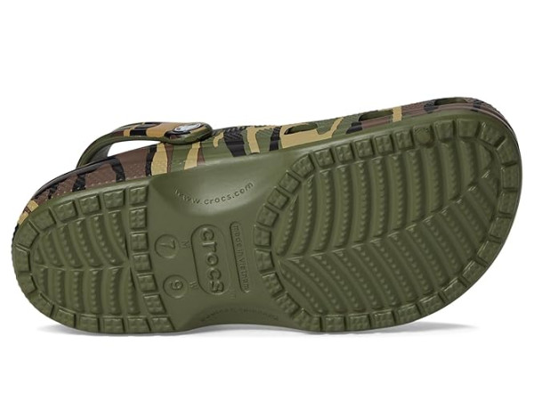 Crocs Classic Clogs - Seasonal Graphic Crocs Classic Clogs - Seasonal Graphic