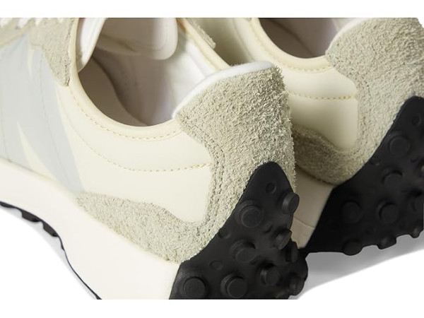 New Balance Classics 327 New Balance Classics 327