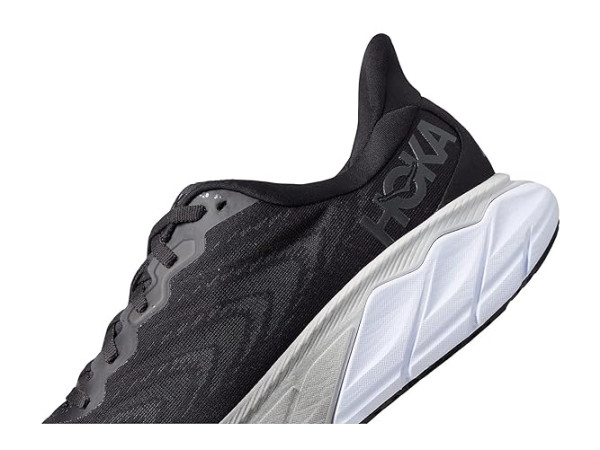 Hoka Arahi 6