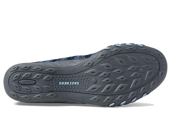SKECHERS Breathe Easy - Infi-Knity SKECHERS Breathe Easy - Infi-Knity