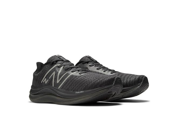 New Balance FuelCell Propel v4 New Balance FuelCell Propel v4