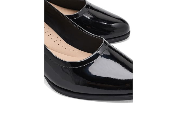 Clarks Freva 55 Court