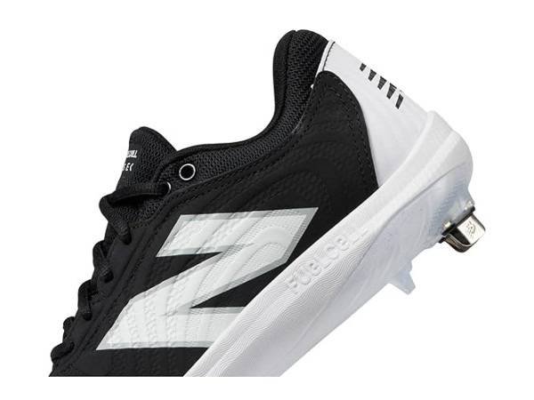 New Balance FuelCell FUSE v4 Metal Softball Cleats