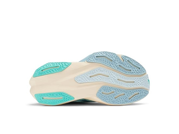 New Balance FuelCell Rebel v4