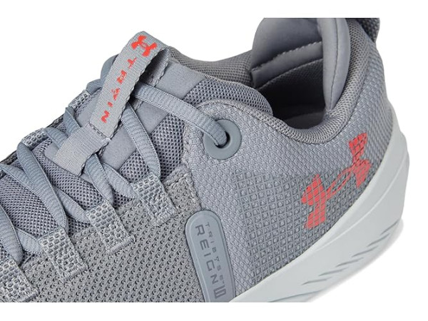 Under Armour TriBase Reign 6