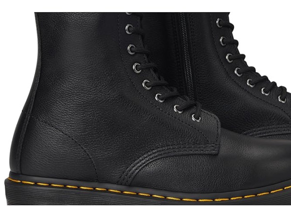 Dr. Martens 1B99 Quad