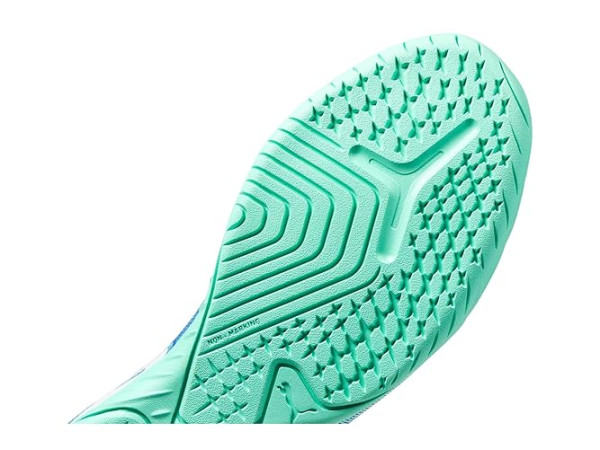 PUMA Future 7 Play Indoor Training Soccer Cleats