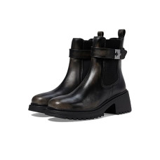 Steve Madden Gates