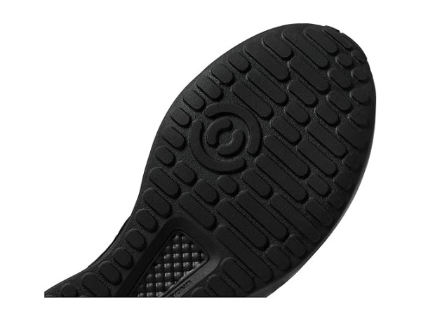 Under Armour Charged Edge