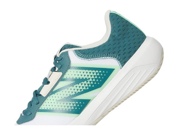 New Balance 696v6 Tennis Shoes