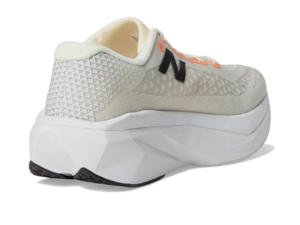 New Balance FuelCell SuperComp Trainer v3