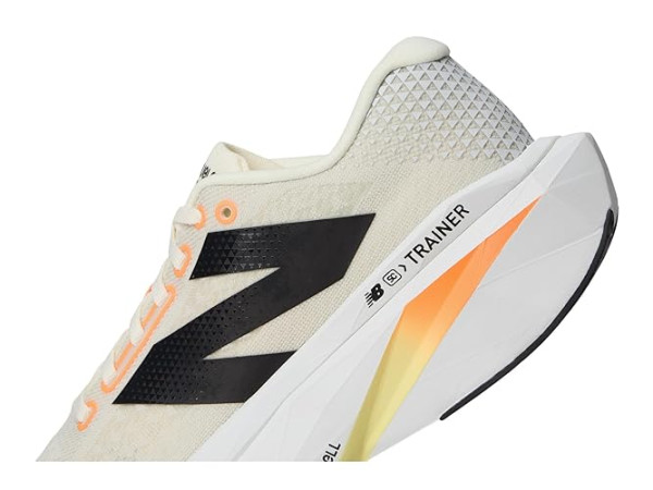 New Balance FuelCell SuperComp Trainer v3