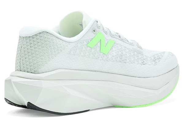 New Balance FuelCell SuperComp Trainer v3