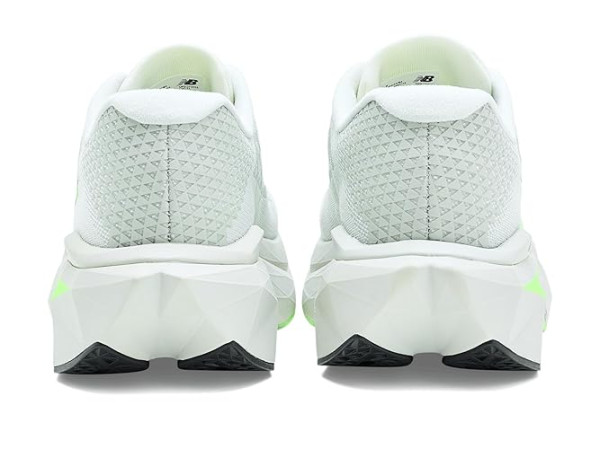 New Balance FuelCell SuperComp Trainer v3