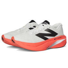 New Balance FuelCell SuperComp Trainer v3