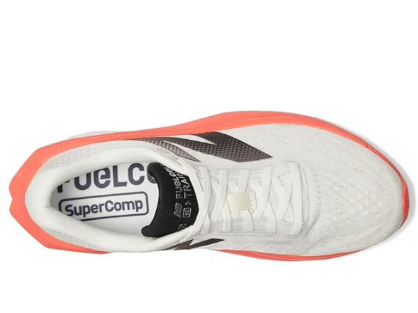New Balance FuelCell SuperComp Trainer v3
