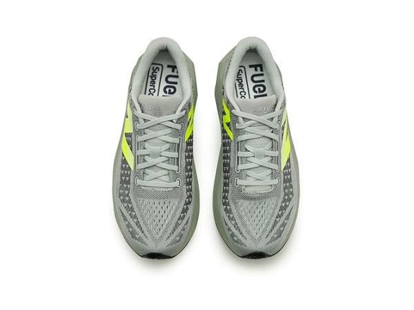 New Balance FuelCell SuperComp Trainer v3