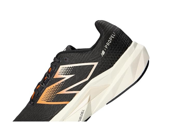 New Balance FuelCell Propel v5