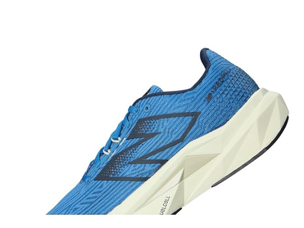 New Balance FuelCell Propel v5