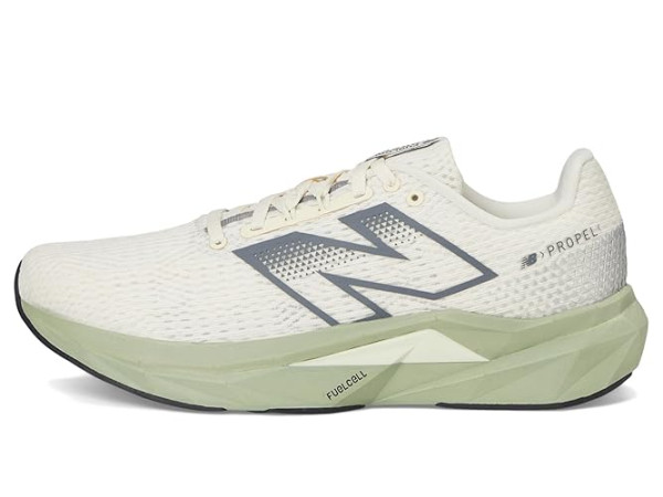 New Balance FuelCell Propel v5
