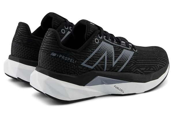 New Balance FuelCell Propel v5 New Balance FuelCell Propel v5
