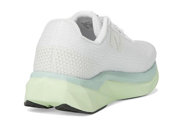 New Balance FuelCell Propel v5 New Balance FuelCell Propel v5